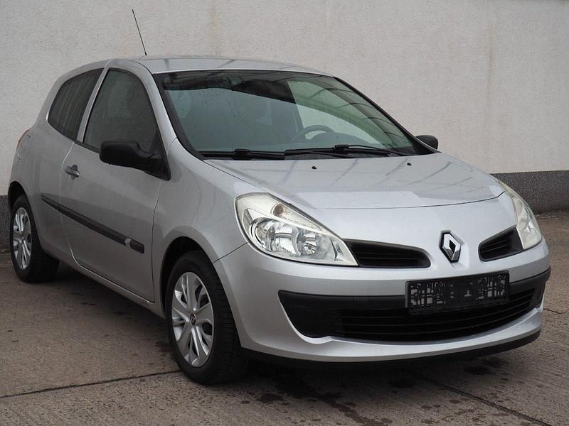 Gebraucht Renault Clio III Extreme 75 PS (55 kW) 2009 Silber Kleinwagen