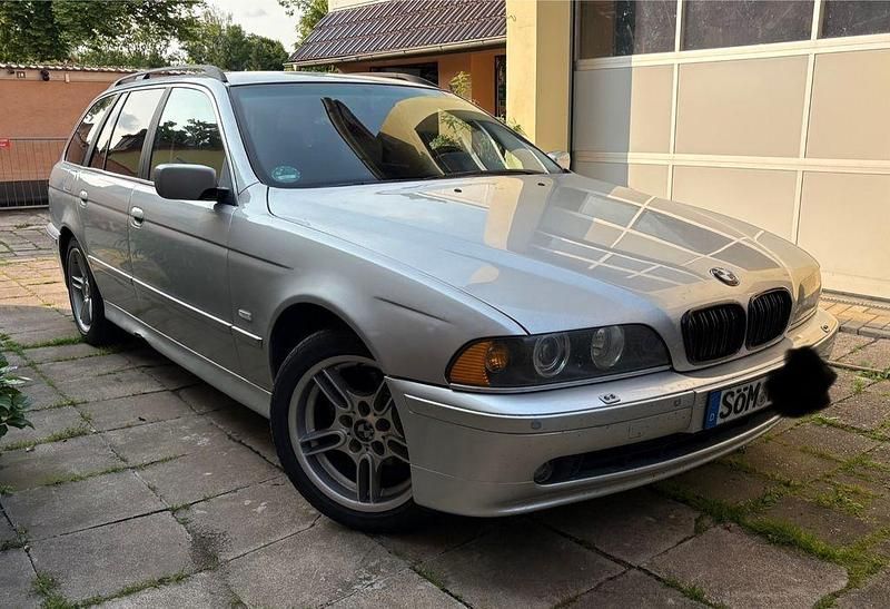 Silber Gebraucht 2001 BMW 520 Kombi | 2.500 € (Fairer Preis) - Bild 1/4