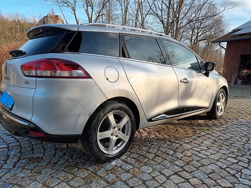 Grau Gebraucht 2014 Renault Clio GrandTour Kombi | 7.850 € (Fairer Preis) - Bild 1/4