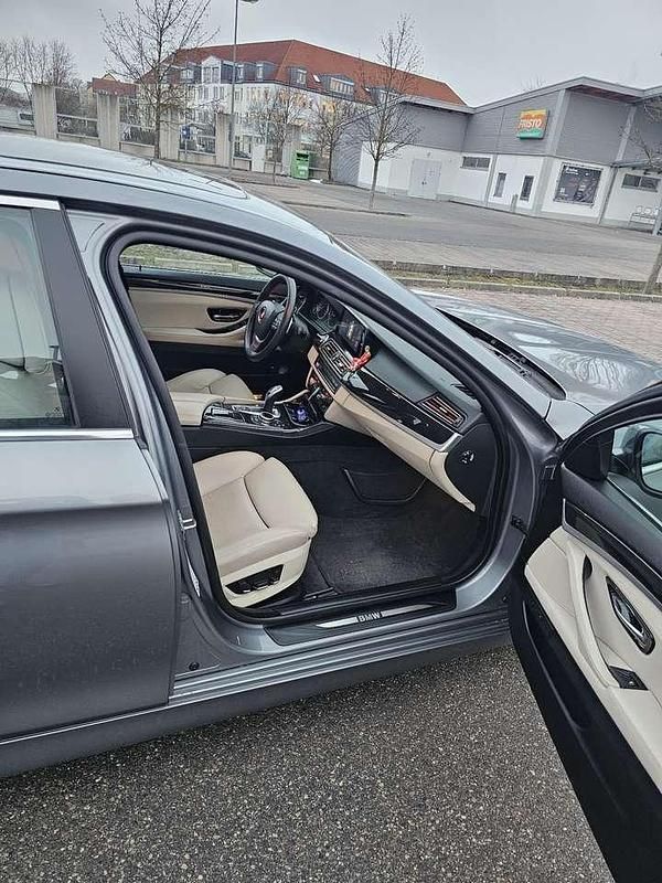 Gebraucht BMW 530 258 PS (189 kW) 2011 Limousine