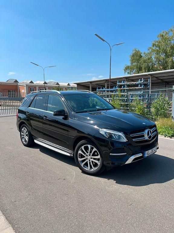 Gebraucht Mercedes 250 204 PS (150 kW) 2015 Schwarz SUV