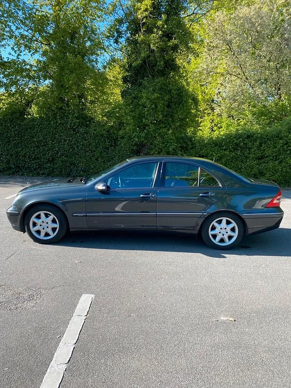 Gebraucht Mercedes C240 Elegance 170 PS (125 kW) 2001 Andere farben Limousine