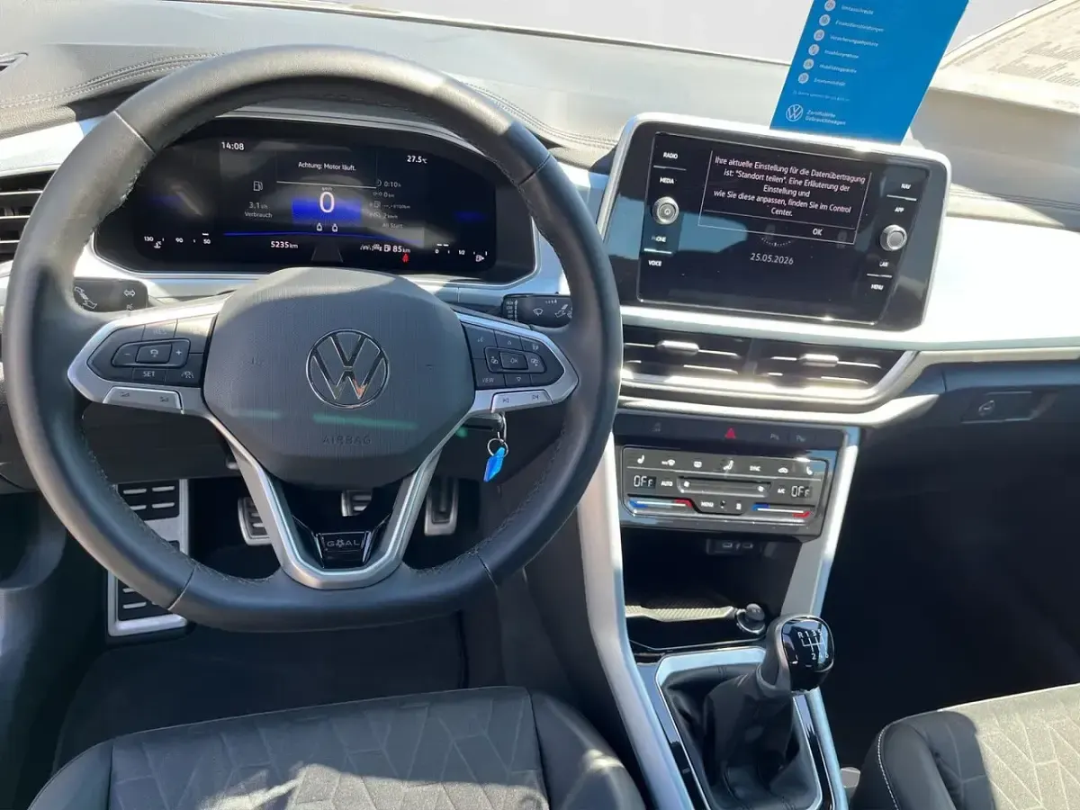 Gebraucht VW T-Roc 150 PS (110 kW) 2025 Ivory silver metallic schwarz (metallic) SUV