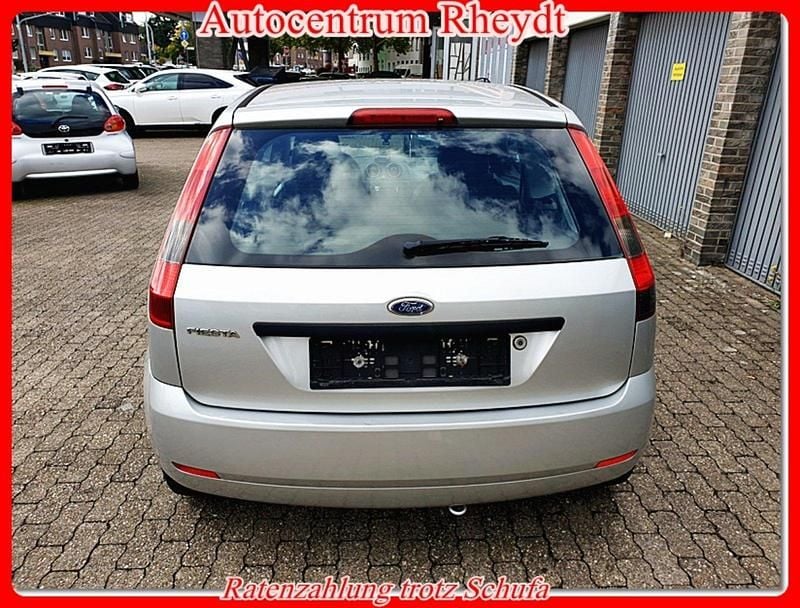 Gebraucht Ford Fiesta 60 PS (44 kW) 2005 Silber Kleinwagen