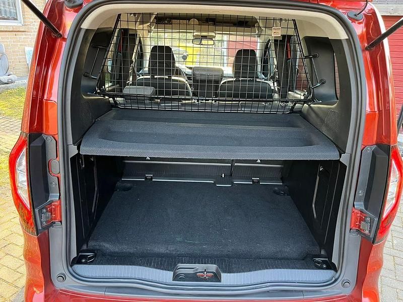 Gebraucht Renault Kangoo Techno 131 PS (96 kW) 2023 Braun Van / Kleinbus