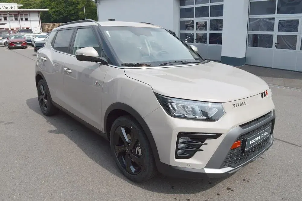 Neu KGM Tivoli 163 PS (119 kW) 2026 Beige SUV