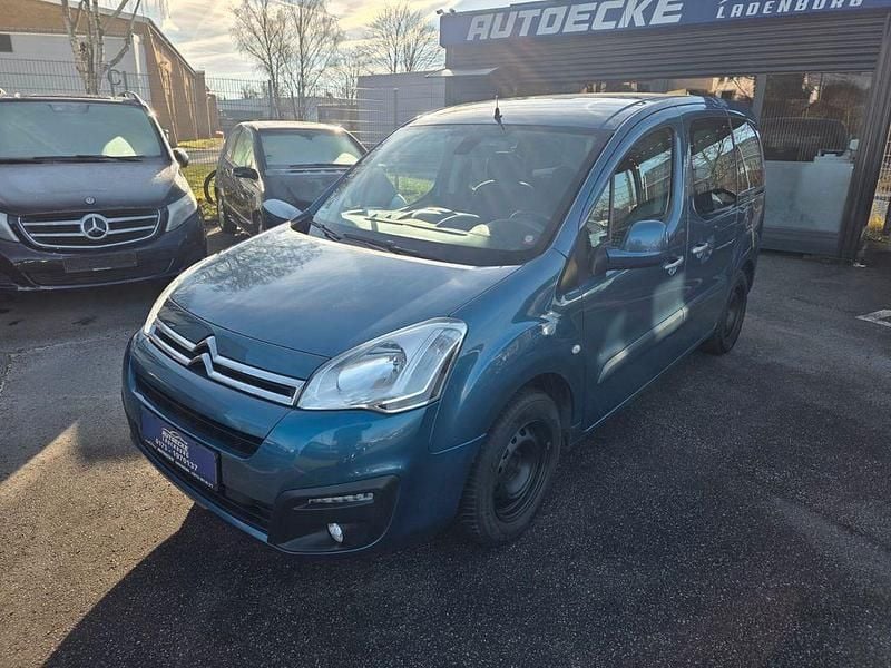 Blau Gebraucht 2015 Citroën Berlingo SELECTION Van / Kleinbus | 6.899 € (Guter Preis) - Bild 1/4