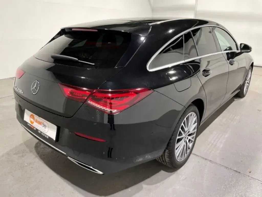Gebraucht Mercedes CLA250e Progressive 218 PS (160 kW) 2022 Kosmosschwarz (metallic) Coupé