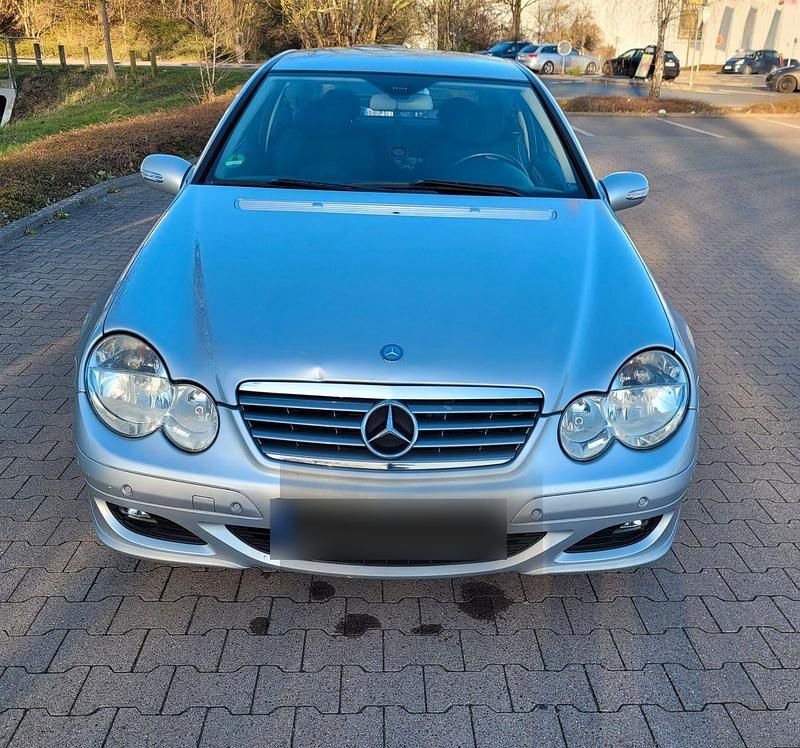 Gebraucht Mercedes C180 143 PS (105 kW) 2007 Silber Coupé