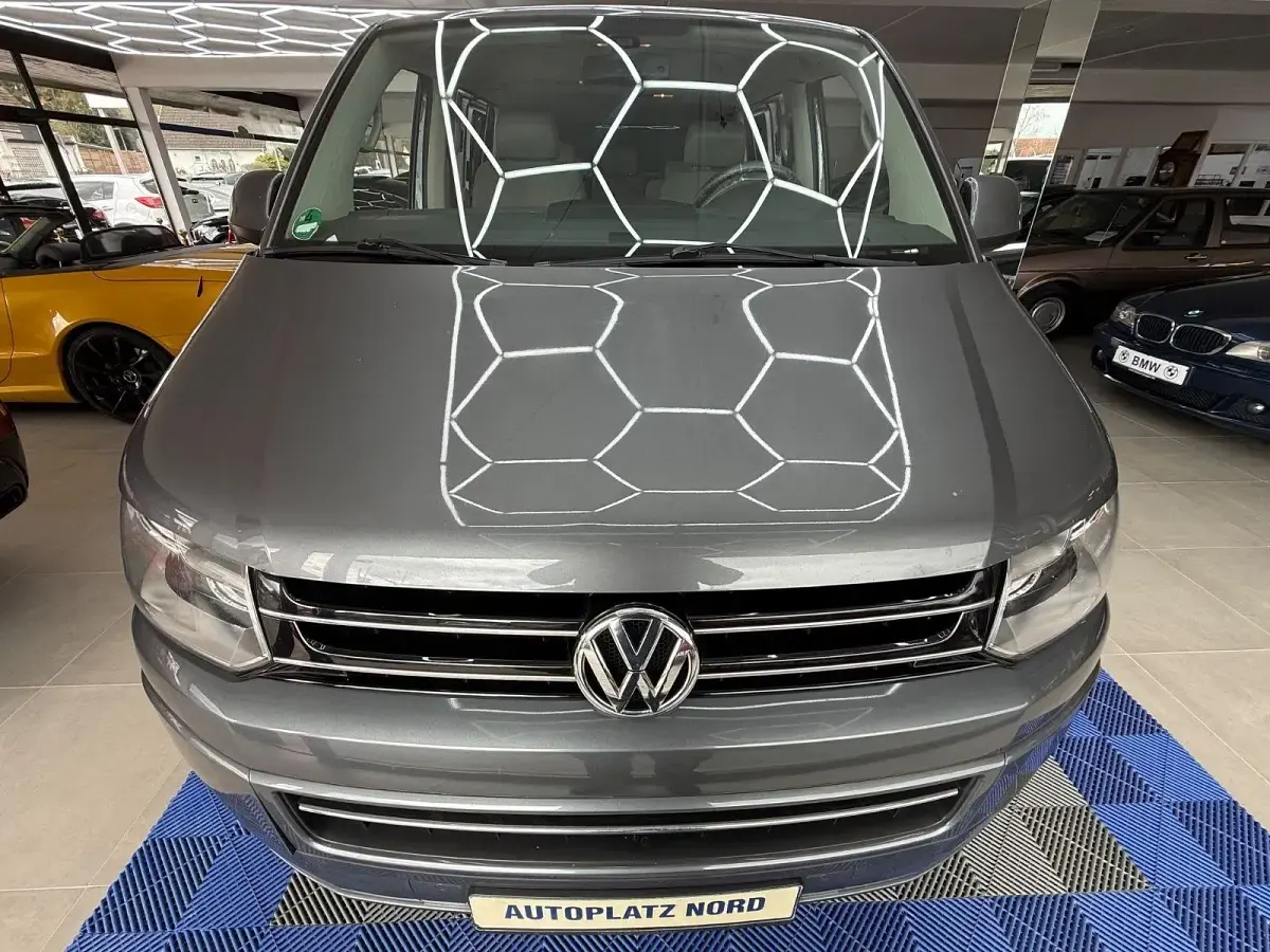 Gebraucht VW Multivan Highline 179 PS (131 kW) 2010 Grau Van / Kleinbus