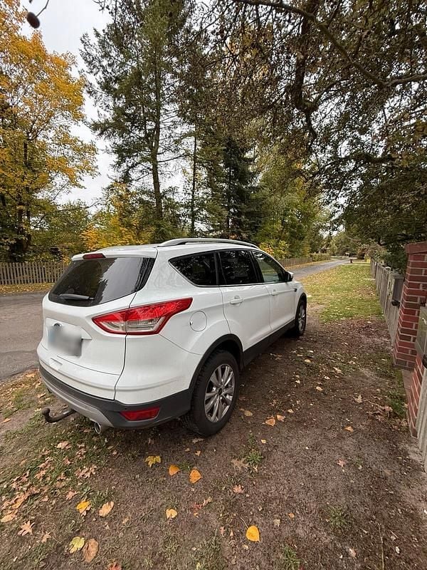 Gebraucht Ford Kuga Titanium 180 PS (132 kW) 2016 Weiß SUV