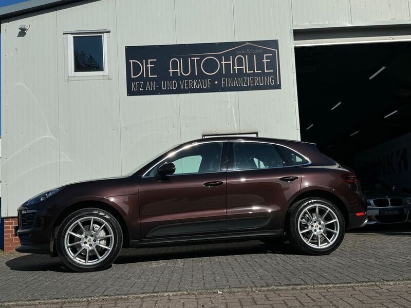 Braun Gebraucht 2018 Porsche Macan S SUV | 33.933 € (Superpreis) - Bild 1/4