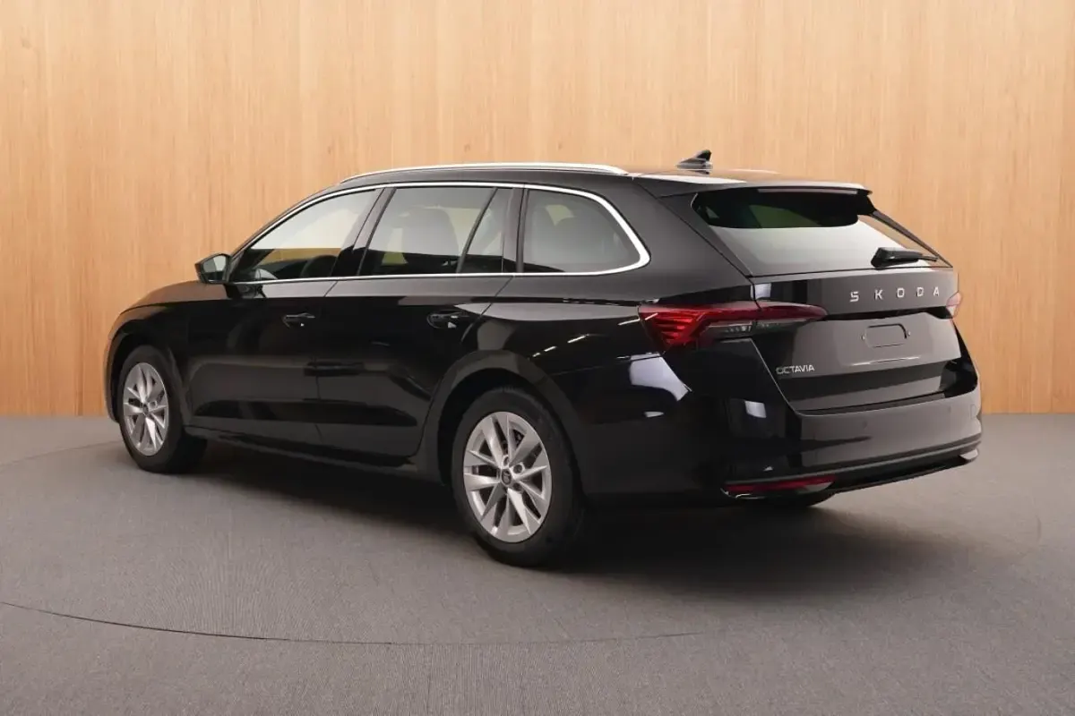 Ny Skoda Octavia 150 HK (110 kW) 2025 Sort Stationcar