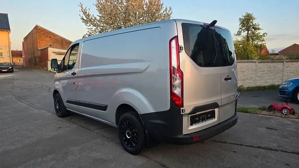 Usata Ford Transit Custom 105 CV (77 kW) 2017 Argento Monovolume