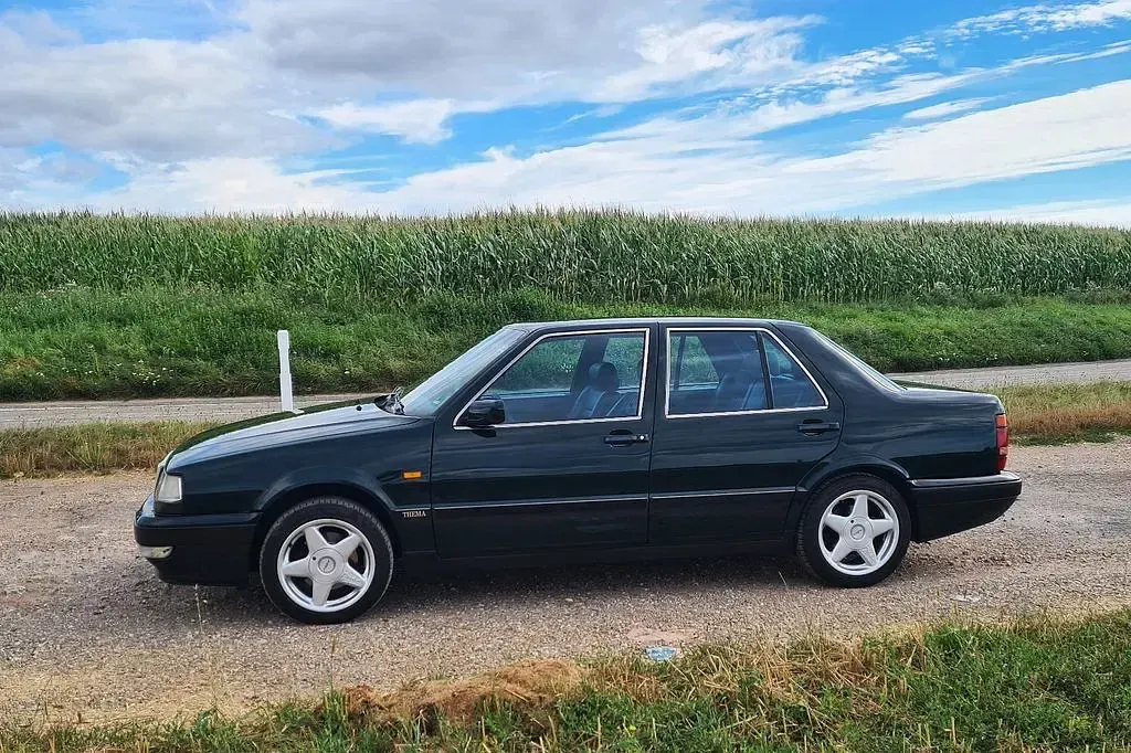 Usata Lancia Thema 171 CV (125 kW) 1993 Verde Berlina