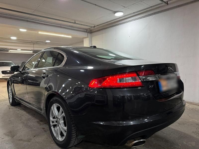 Gebraucht Jaguar XF 211 PS (155 kW) 2010 Grau Limousine