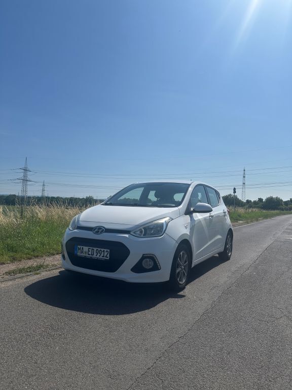 Weiß Gebraucht 2014 Hyundai i10 Style Kleinwagen | 4.200 € (Superpreis) - Bild 1/4