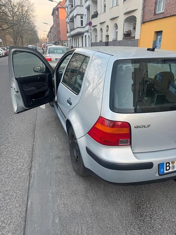Gebraucht VW Golf IV 105 PS (77 kW) 2000 Silber Kleinwagen