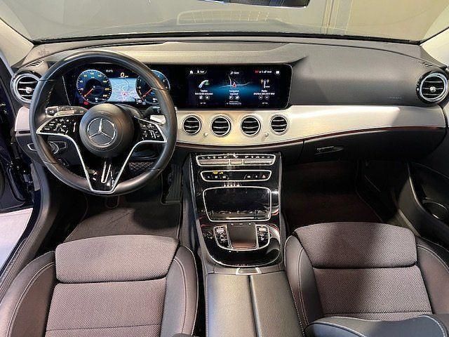 Gebraucht Mercedes E300 Avantgarde 194 PS (142 kW) 2021 Blau Limousine