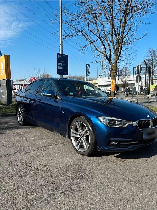 Gebraucht BMW 320 184 PS (135 kW) 2018 Blau Limousine