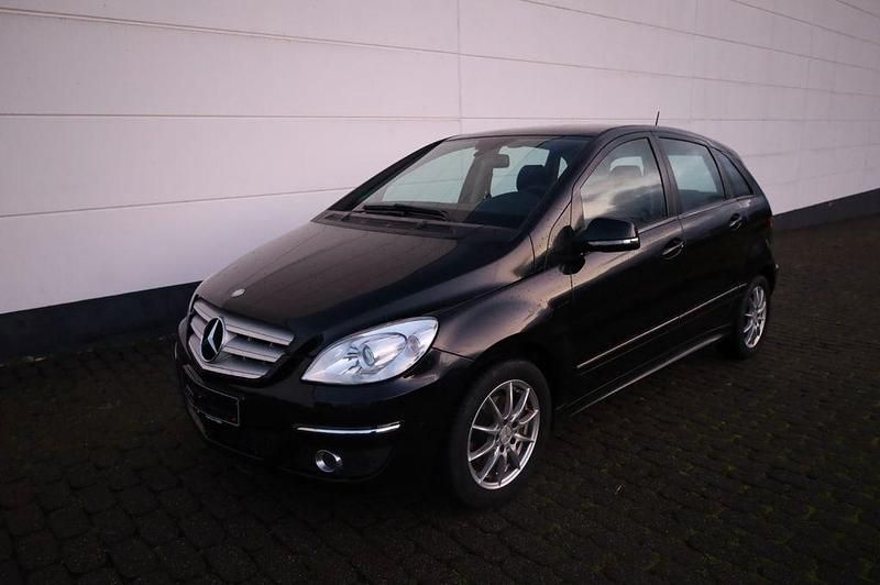 Schwarz Gebraucht 2008 Mercedes B180 Van / Kleinbus | 6.599 € (Guter Preis) - Bild 1/4