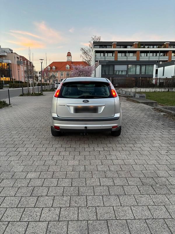 Gebraucht Ford Focus Ghia 101 PS (74 kW) 2006 Kleinwagen