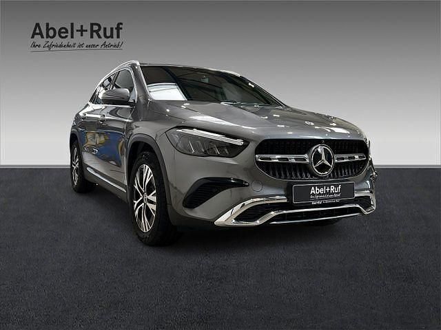 Gebraucht Mercedes GLA200 Progressive 163 PS (119 kW) 2025 SUV