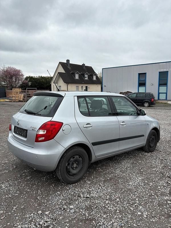 Gebraucht Skoda Fabia 60 PS (44 kW) 2007 Silber Limousine