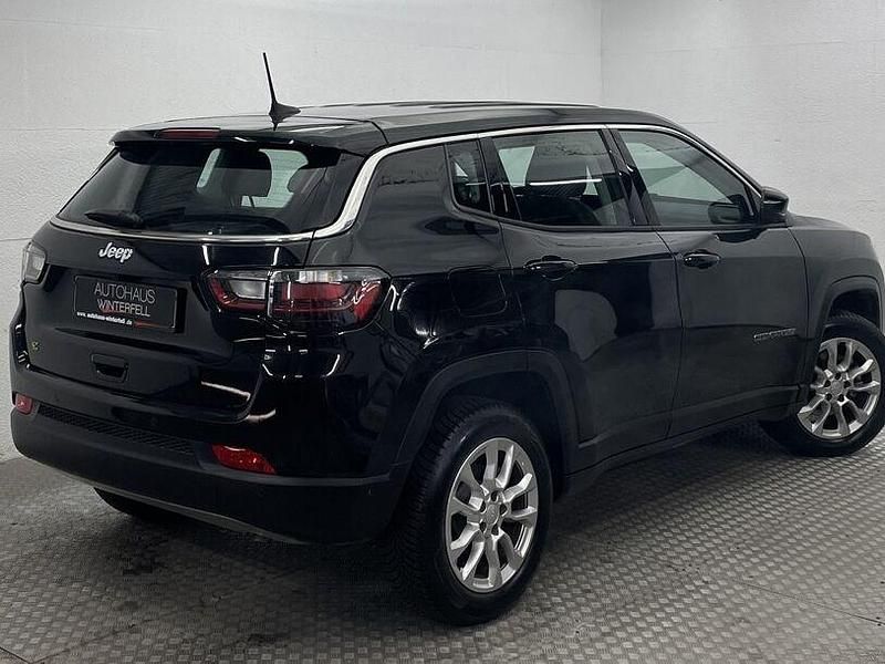 Gebraucht Jeep Compass 176 PS (129 kW) 2024 Schwarz SUV