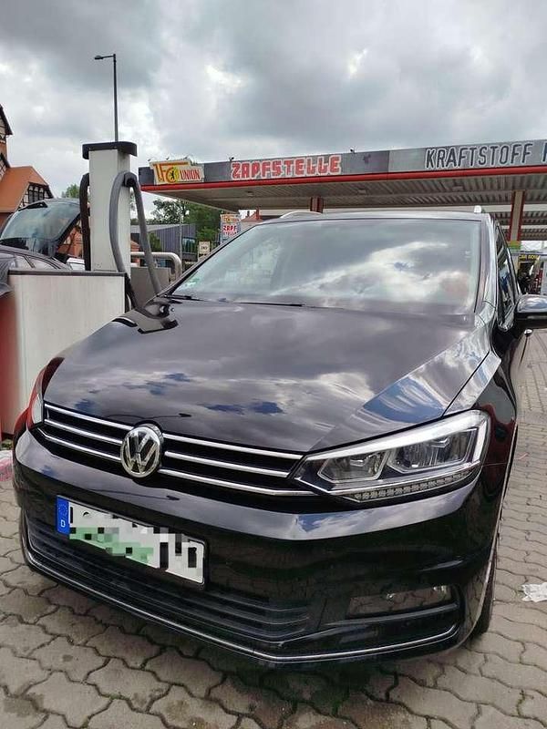 Gebraucht 2018 VW Touran Highline Van / Kleinbus | 20.250 € (Superpreis) - Bild 1/4