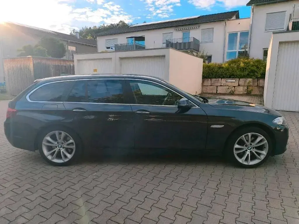 Gebraucht BMW 530 Comfort Edition 258 PS (189 kW) 2014 Grau Kombi