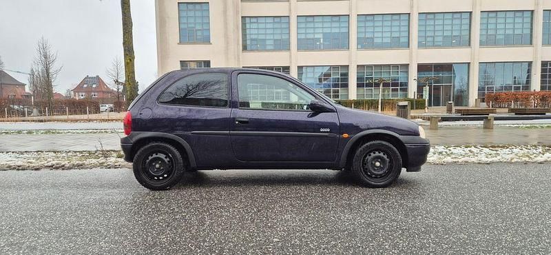 Violet Gebraucht 2000 Opel Corsa Edition Limousine | 1.950 € (Fairer Preis) - Bild 1/4