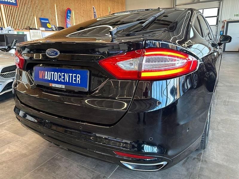 Gebraucht Ford Mondeo Titanium 179 PS (131 kW) 2016 Schwarz Limousine
