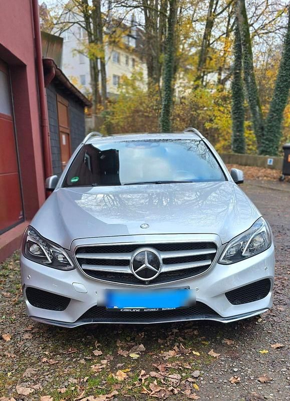 Grau Gebraucht 2013 Mercedes E350 AMG Kombi | 22.000 € (Teuer) - Bild 1/4