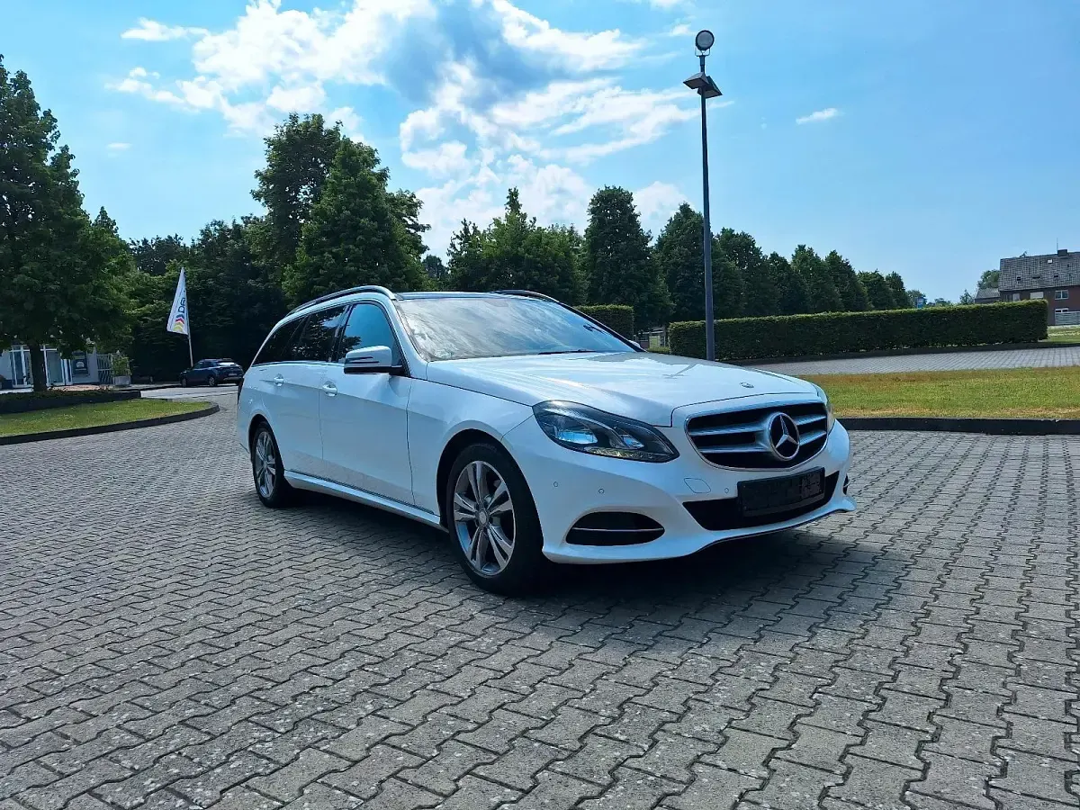 Gebraucht Mercedes E220 170 PS (125 kW) 2014 Weiß Kombi