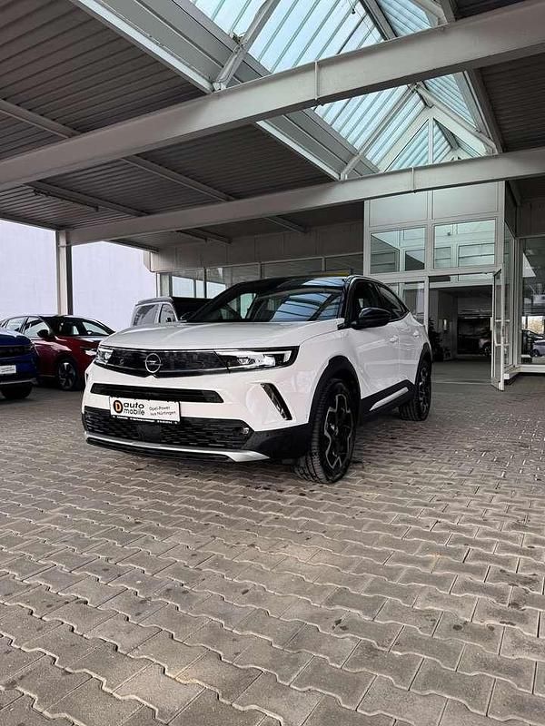 Gebraucht Opel Mokka-e Ultimate 100 kW (136 PS) 2022 Jade weiss/arktis weiss SUV