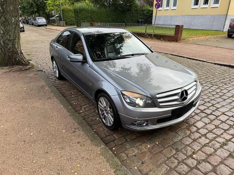 Grau Gebraucht 2009 Mercedes C350 Limousine | 4.000 € (Superpreis) - Bild 1/4