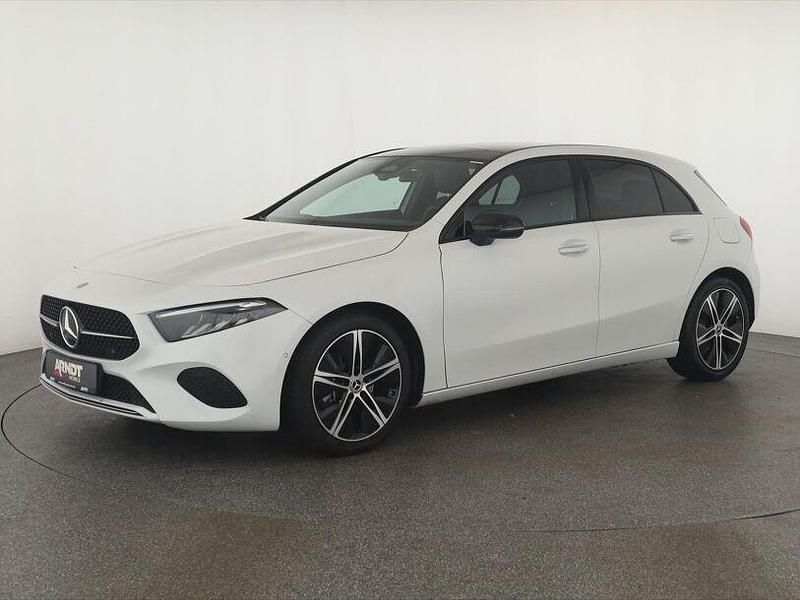 Gebraucht Mercedes A200 Progressive 177 PS (130 kW) 2024 Digitalweiß Limousine