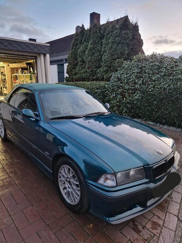 Grün Gebraucht 2025 BMW 328 Cabrio | 10.350 € - Bild 1/4