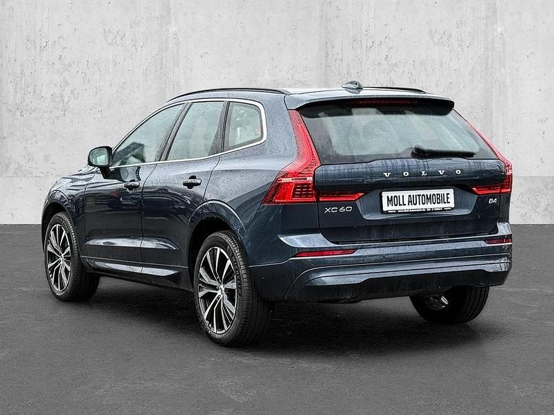 Gebraucht Volvo XC60 Core 197 PS (144 kW) 2023 Blau SUV