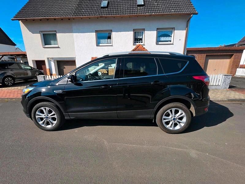 Gebraucht Ford Kuga Titanium 150 PS (110 kW) 2016 Schwarz SUV