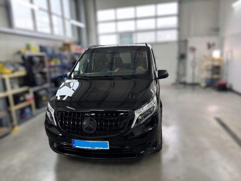 Schwarz Gebraucht 2020 Mercedes Vito Van / Kleinbus | 35.900 € (Superpreis) - Bild 1/4
