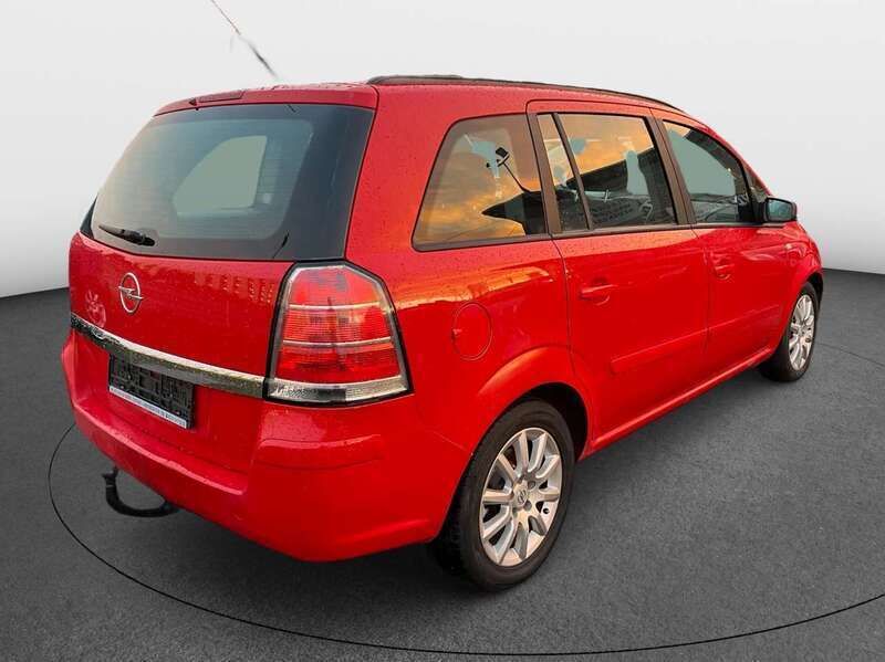 Gebraucht Opel Zafira Catch Me 150 PS (110 kW) 2007 Magma rot (b) Van / Kleinbus
