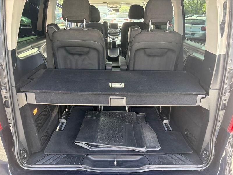 Gebraucht Mercedes V250 Edition 190 PS (139 kW) 2017 Blau Van / Kleinbus