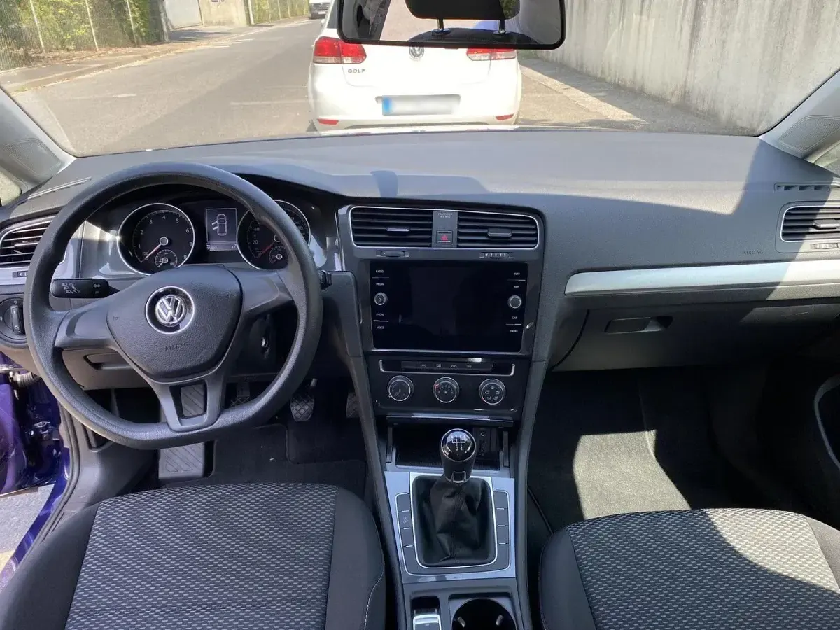 Gebraucht VW Golf VII Trendline 86 PS (63 kW) 2018 Blau Limousine