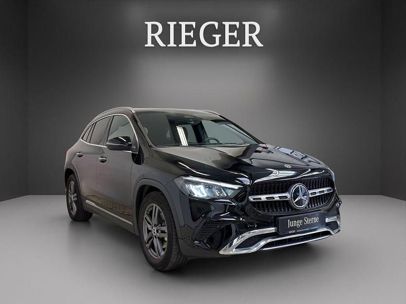Gebraucht Mercedes GLA200 Progressive 163 PS (119 kW) 2024 Unilack nachtschwarz SUV