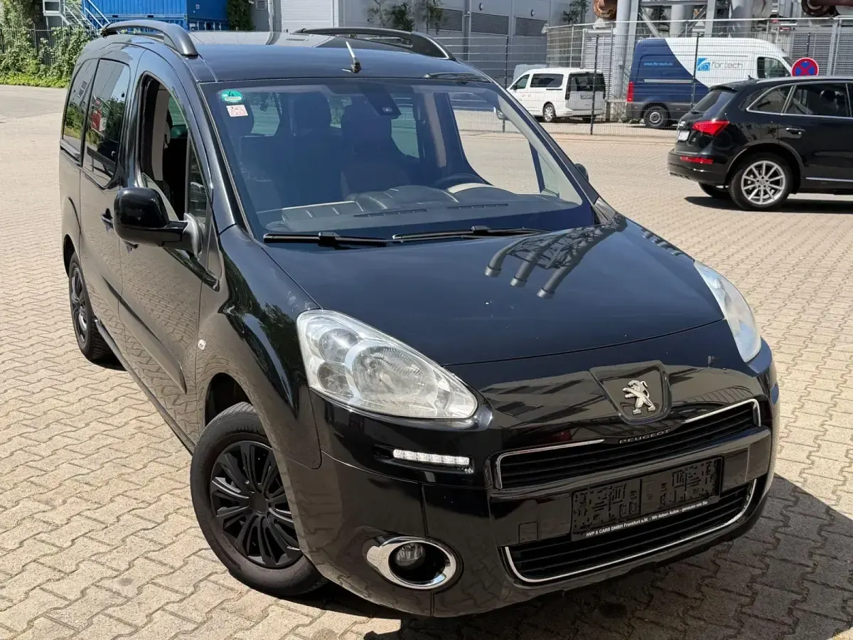 Gebraucht Peugeot Partner Tepee Allure 120 PS (88 kW) 2012 Schwarz Van / Kleinbus