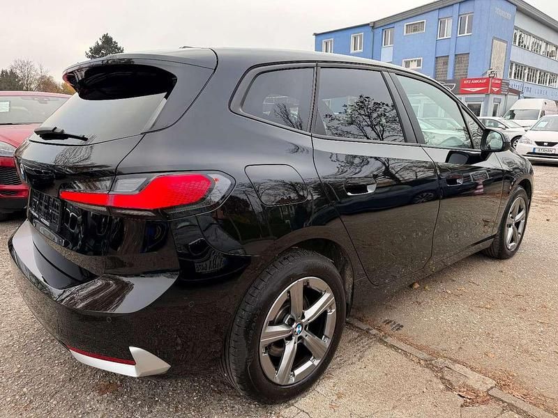 Gebraucht BMW 218 150 PS (110 kW) 2022 Schwarz ii/bonnet fluid black Van / Kleinbus