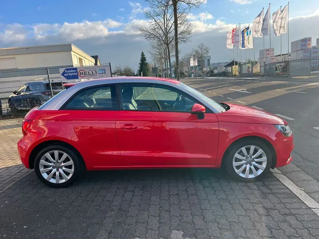 Gebraucht Audi A1 Attraction 122 PS (89 kW) 2015 Rot Kleinwagen