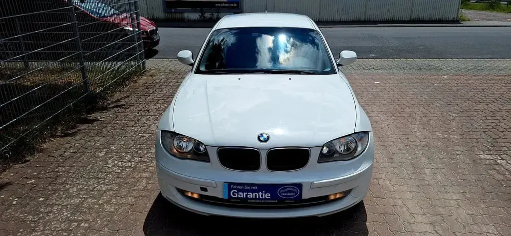 Gebraucht BMW 116 122 PS (89 kW) 2010 Weiß Kleinwagen